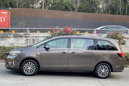 深圳二手别克GL8 2021款 陆上公务舱 652T 舒适型